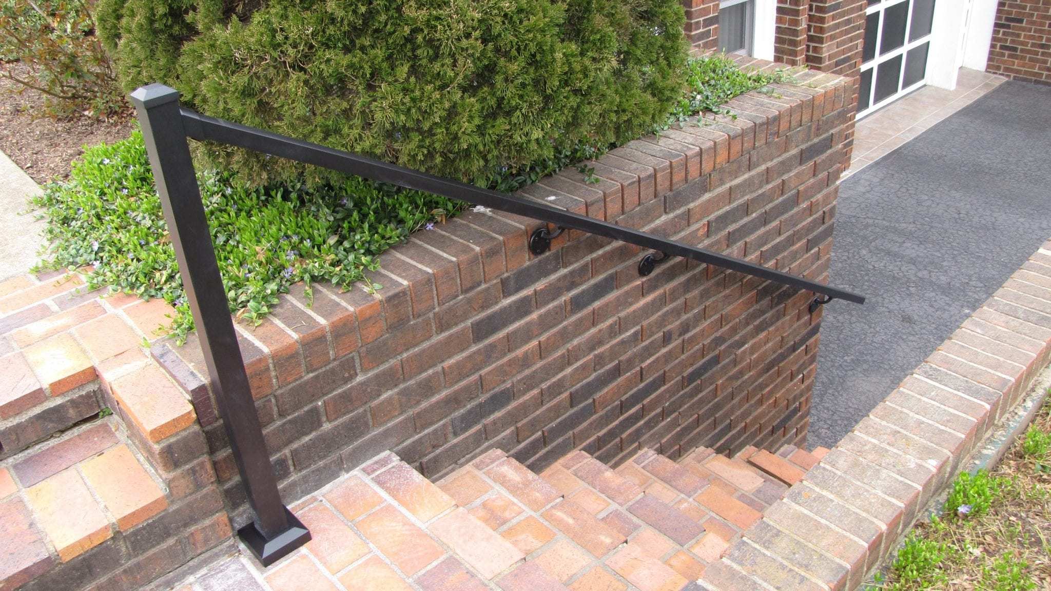 aluminum handrail on stairs from Aluminum Handrail Direct