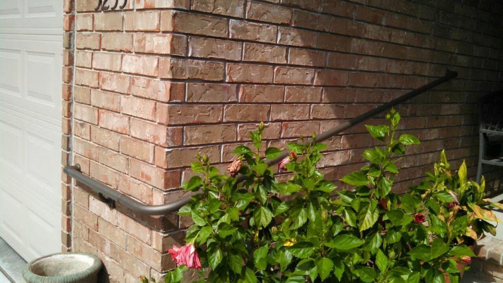 Aluminum-Handrail-Direct-handrail-behind-flowers