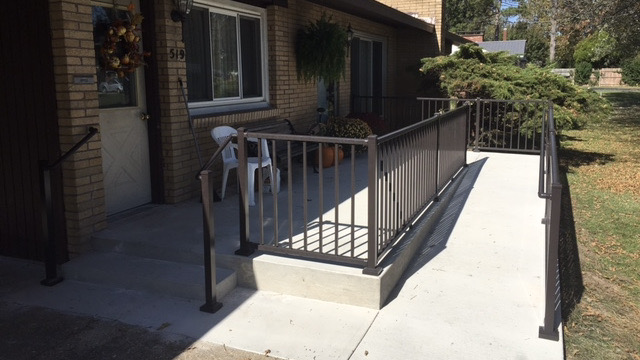 Aluminum Handrail Direct ADA Ramp with Handrail