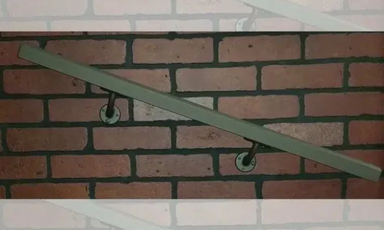 Aluminum-Wall-Handrail-with-mounts-instal-2-768×875.jpg.webp Aluminum-Wall-Handrail-with-mounts-installed
